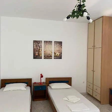 Baetylus * Kastrákion